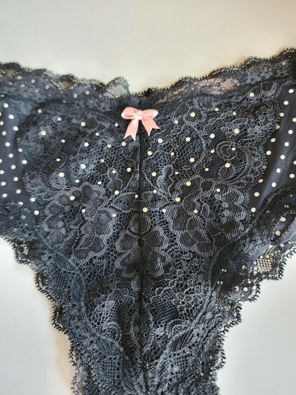 NWT Victoria’s Secret Cheeky Panty Black Polka Dot Lace Trim Size L